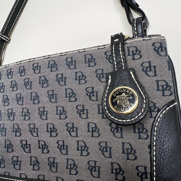Vintage Dooney & Bourke Black and Gray Logo Shoulder Bag - Picture 2 of 5